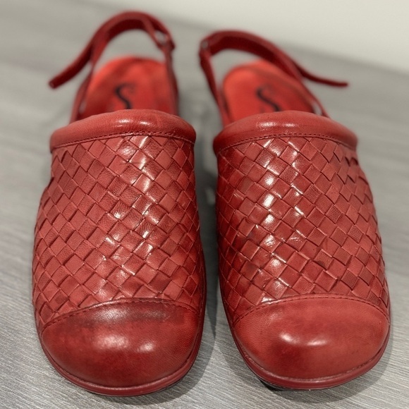 SoftWalk Salina Woven II Women's Red Leather Shoes - Picture 3 of 10